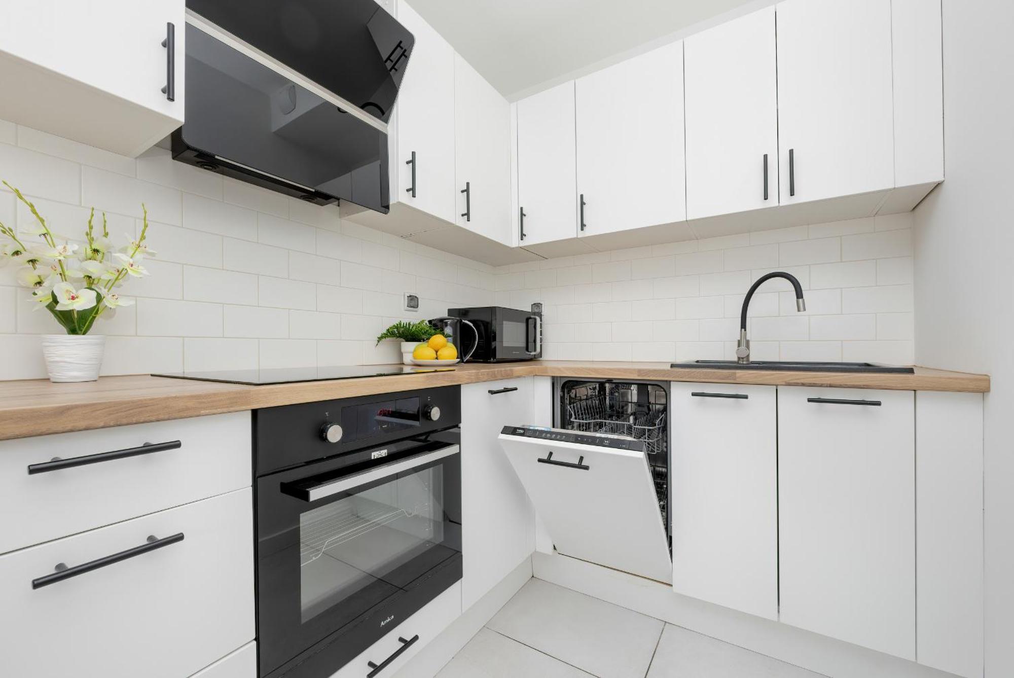 Apartment Modern With Balcony & Parking Mokotow By Renters *