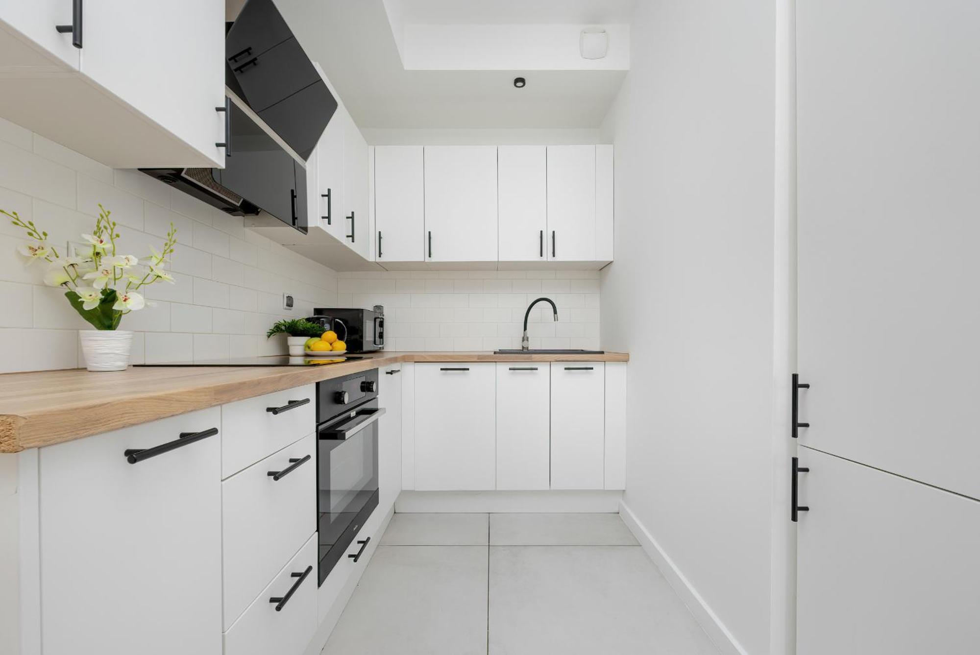 Modern With Balcony & Parking Mokotow By Renters